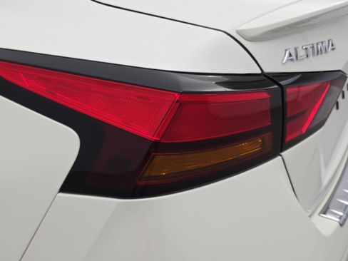 Certified 2021 Nissan Altima 2.5 SR w/ SR Premium Package FWD image 34