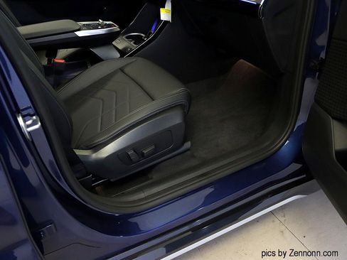 Used 2025 BMW X1 xDrive28i w/ Premium Package image 36