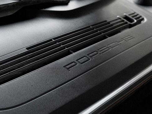 Certified 2018 Porsche 718 Cayman S image 38