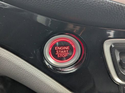 Used 2017 Honda Pilot Touring image 19