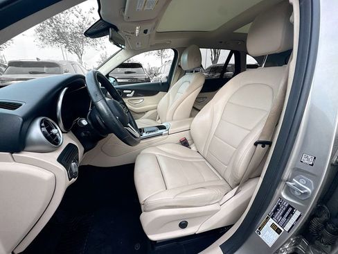 Used 2021 Mercedes-Benz GLC 300 GLC 300 w/ Premium Package image 20