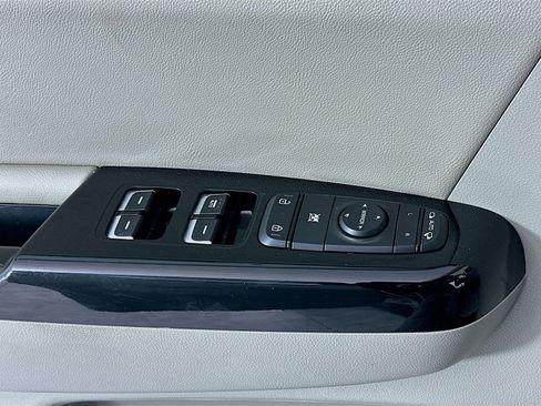 Used 2020 Kia Sportage EX image 24