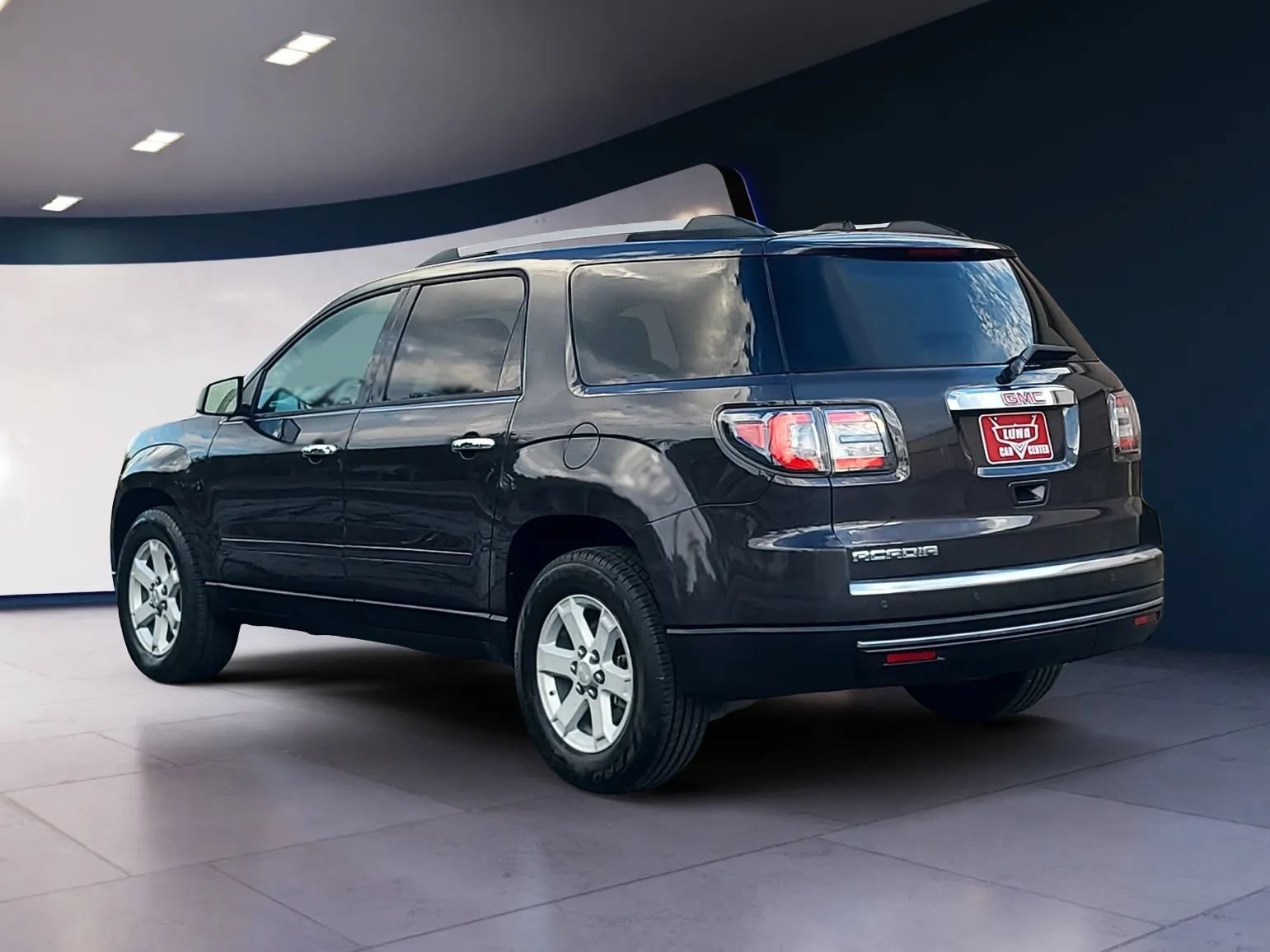 Used 2016 GMC Acadia SLE FWD image 3