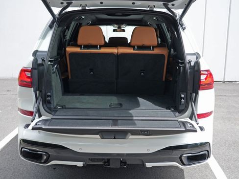 Used 2022 BMW X7 xDrive40i w/ M Sport Package AWD/4WD image 10