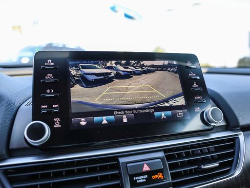 Used 2020 Honda Accord Touring image 15