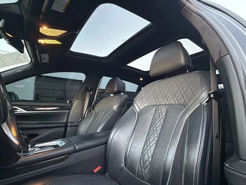 Used 2017 BMW 750i image 15