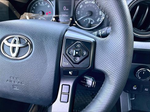 Used 2019 Toyota Tacoma TRD Sport w/ TRD Premium Sport Package AWD/4WD image 24