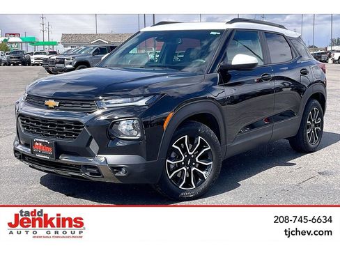 Used 2023 Chevrolet TrailBlazer ACTIV w/ Sun and Liftgate Package FWD image 1