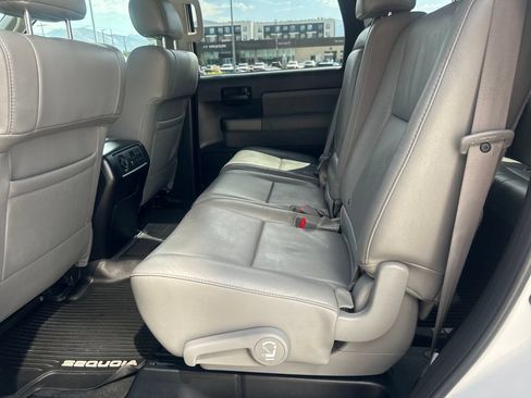 Certified 2017 Toyota Sequoia SR5 w/ Premium Package AWD/4WD image 28