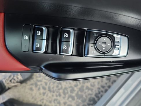 Used 2023 Kia K5 GT-Line image 9