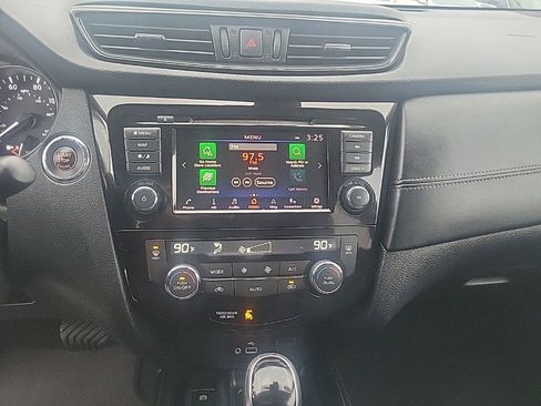 Used 2019 Nissan Rogue SL image 15