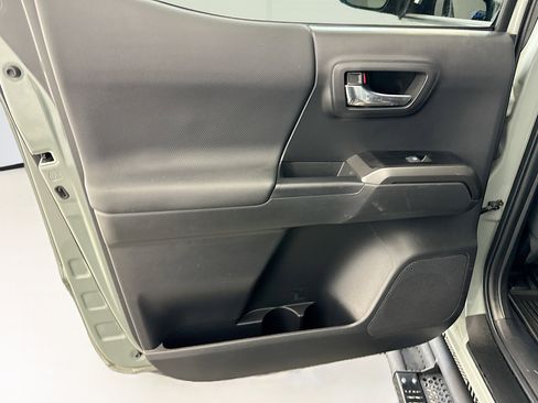 Used 2023 Toyota Tacoma TRD Off-Road image 27