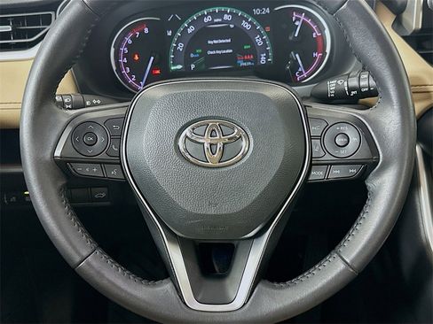 Used 2022 Toyota RAV4 Limited image 25