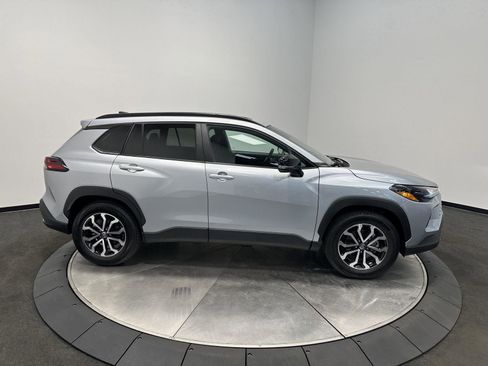 Used 2026 Toyota Corolla Cross SE w/ Moonroof Package image 8