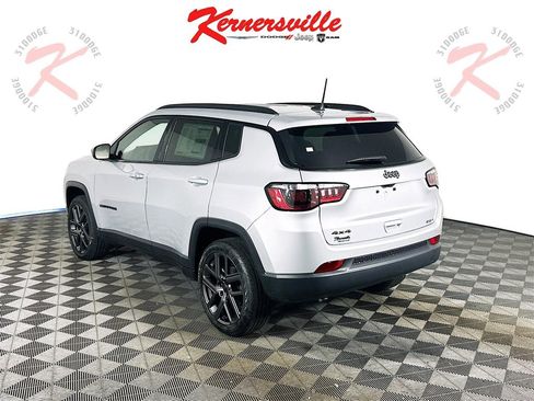 New 2026 Jeep Compass Latitude image 5