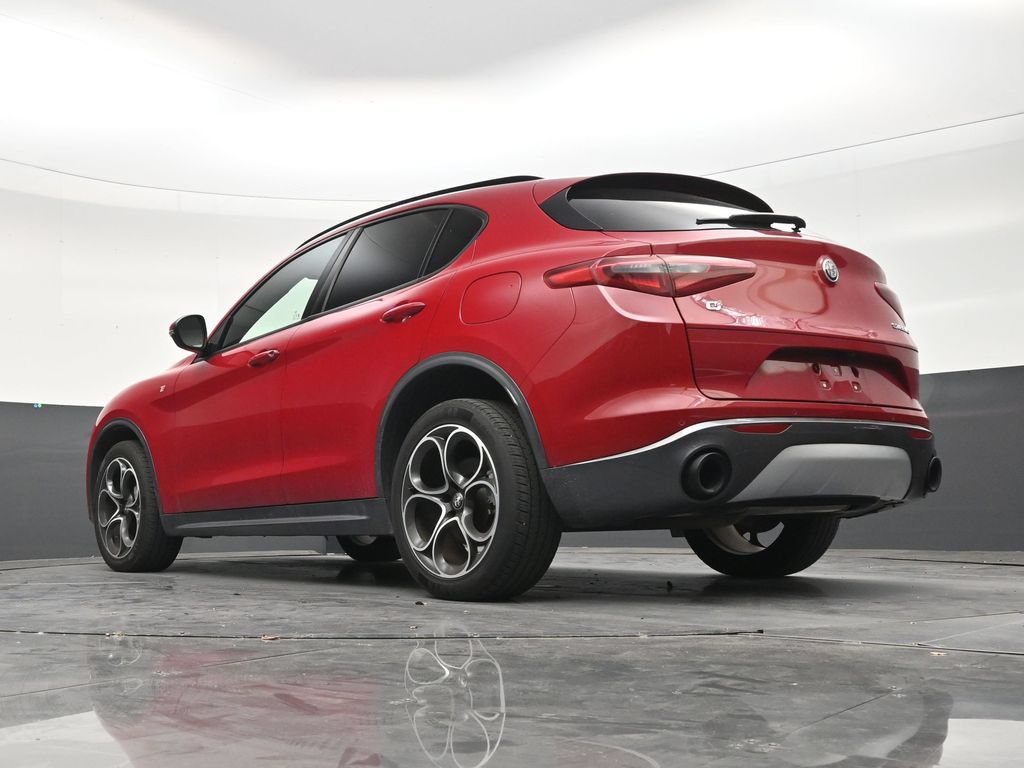 Used 2022 Alfa Romeo Stelvio Ti w/ Active Assist Plus Package AWD/4WD image 21