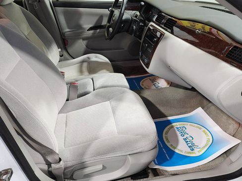 Used 2010 Chevrolet Impala LT FWD image 19