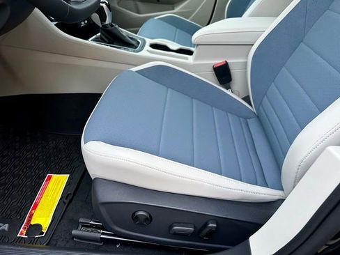 New 2026 Volkswagen Jetta SE FWD image 14