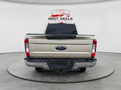 Used 2017 Ford F250 XLT AWD/4WD image 4
