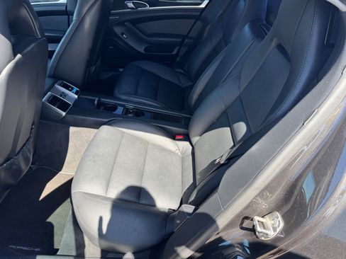 Used 2012 Porsche Panamera image 10