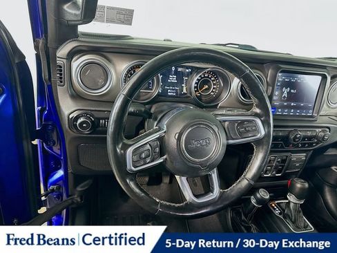 Used 2020 Jeep Wrangler Unlimited Sahara image 17