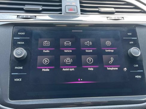Used 2023 Volkswagen Tiguan SEL R-Line AWD/4WD image 22