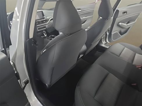 Used 2024 Nissan Altima 2.5 SV image 14