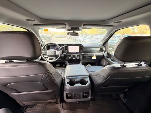 New 2026 Ford F250 Lariat w/ Black Appearance Package image 7