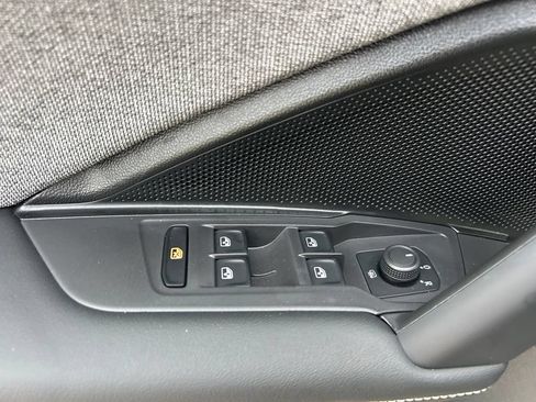 Certified 2026 Volkswagen Tiguan S FWD image 45