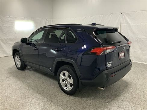 Used 2021 Toyota RAV4 XLE w/ XLE Grade Weather Package AWD/4WD image 6