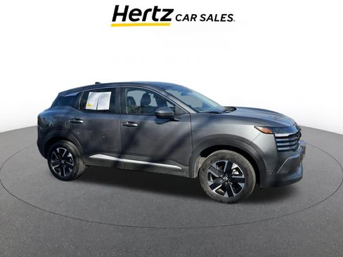 Used 2025 Nissan Kicks SV image 1