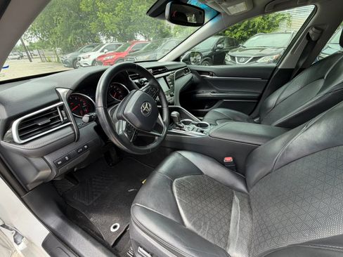 Used 2018 Toyota Camry XSE FWD image 17