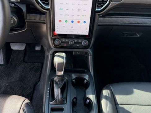 Used 2025 Ford Ranger Lariat w/ Black Appearance Package image 19