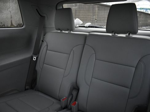 Used 2023 GMC Acadia SLT w/ Technology Package image 17