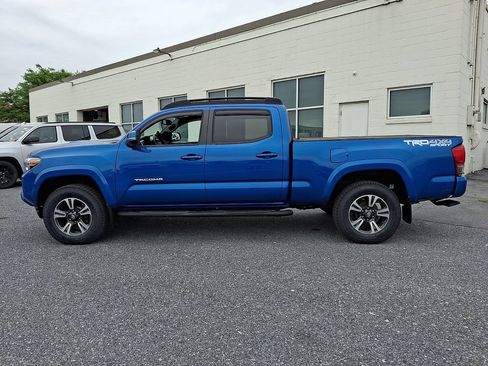 Used 2017 Toyota Tacoma TRD Sport w/ Premium & Technology Package AWD/4WD image 8