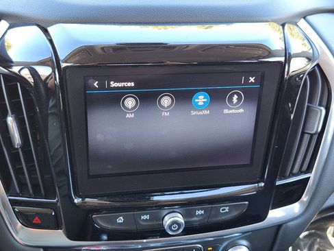 Used 2021 Chevrolet Traverse LT AWD/4WD image 8