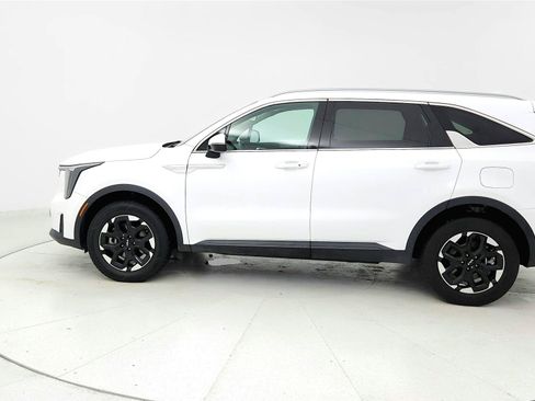 Used 2024 Kia Sorento S AWD/4WD image 2