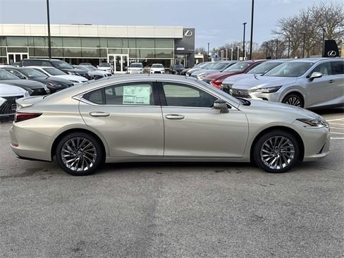 New 2025 Lexus ES 350 Ultra Luxury image 4