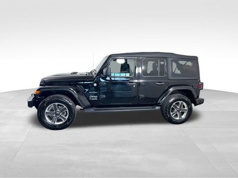 Used 2022 Jeep Wrangler Unlimited Sahara image 3