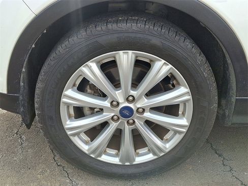 Certified 2019 Ford Escape SEL image 7