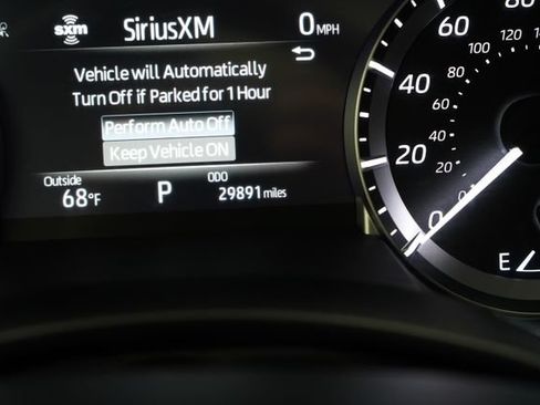 Used 2024 Toyota Highlander XLE AWD/4WD image 25