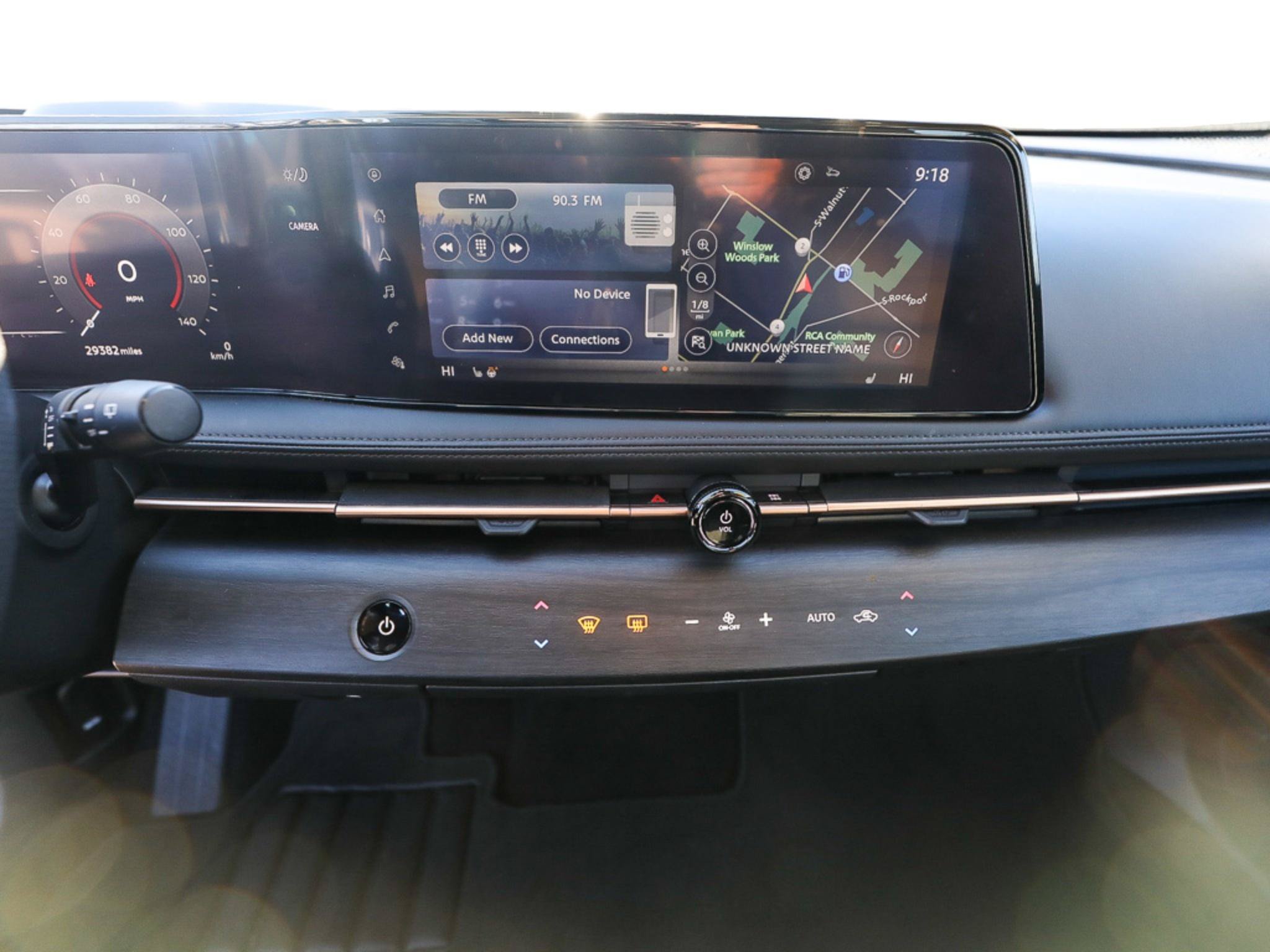 Used 2023 Nissan Ariya AWD image 16