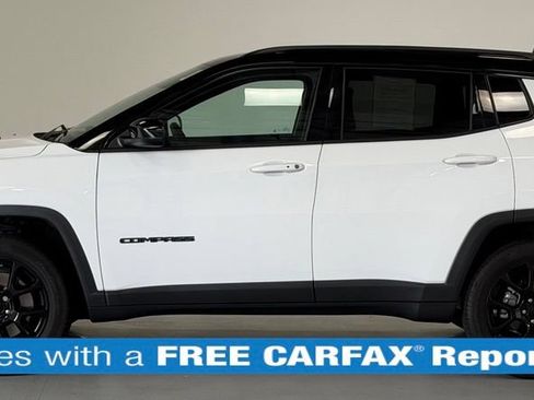 Used 2023 Jeep Compass Latitude AWD/4WD image 2