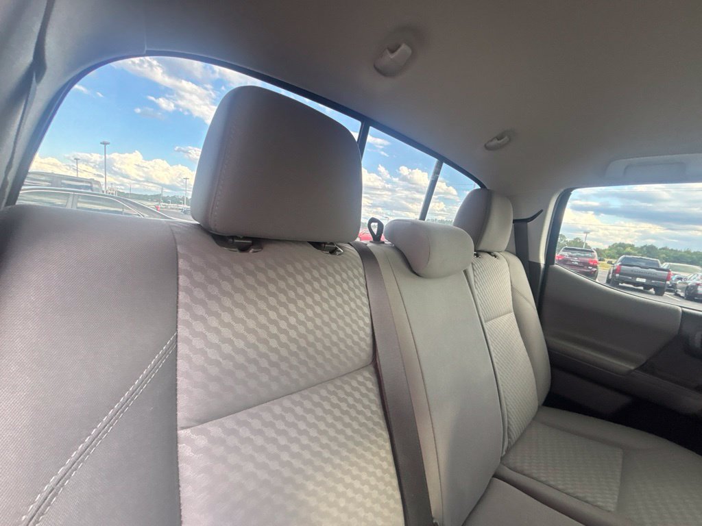 Used 2022 Toyota Tacoma SR5 RWD image 27