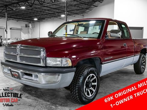 Used 1996 Dodge Ram 2500 Truck 2WD Club Cab image 1