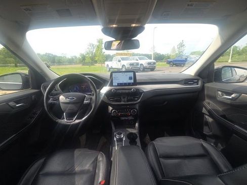 Used 2021 Ford Escape Titanium AWD/4WD image 22