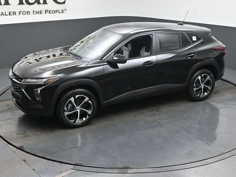 New 2026 Chevrolet Trax RS w/ Sunroof Package FWD image 22