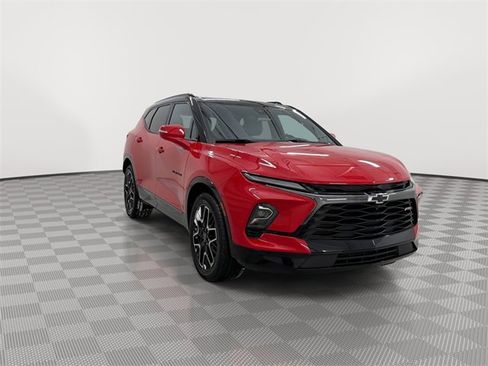 Certified 2023 Chevrolet Blazer RS w/ Driver Confidence II Package image 2