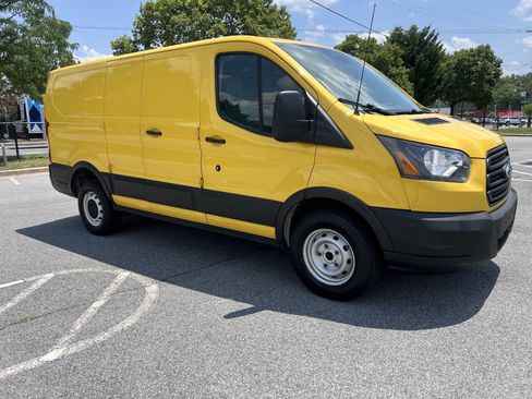 Used 2019 Ford Transit 250 130 Low Roof image 4