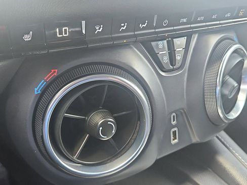 Used 2023 Chevrolet Blazer LT w/ Convenience Package FWD image 14